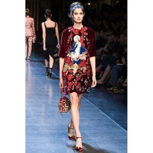 Luxury Designer Couture Runway Burgundy Velvet Embroidered Beaded Gown Dress New